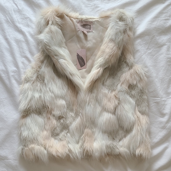 NEW! Faux fur vest - Picture 1 of 5